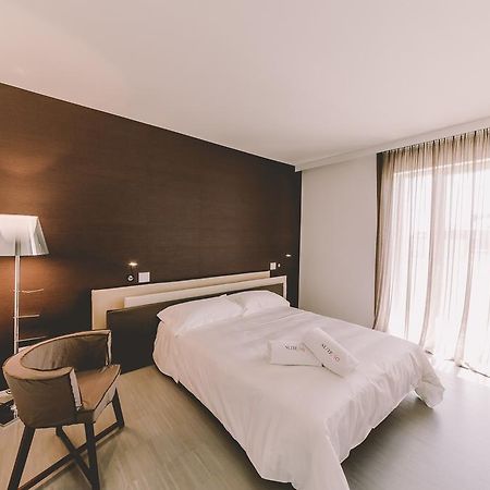 Suite 10 Home Design & Spa Полиньяно-а-Маре Экстерьер фото